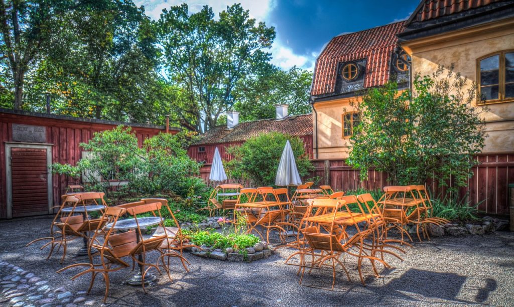 Allsång på Skansen från Sollidenscenen, en av Sveriges mest älskade sommartraditioner